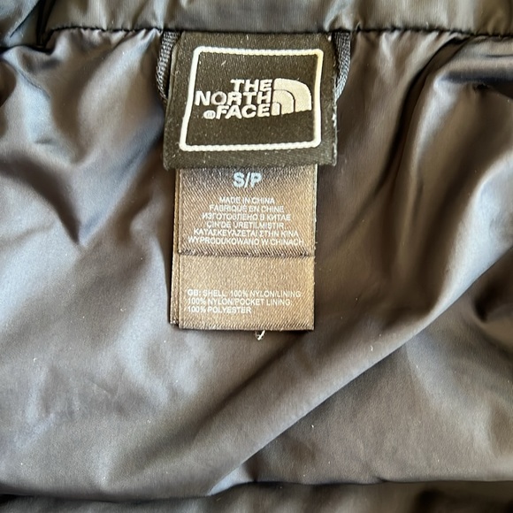 NorthFace Men’s 3 in 1 coat. Gray/Blk, Sz S, Waterproof shell detachable puffer - Picture 10 of 16